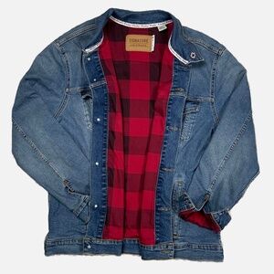 VINTAGE EUC LEVIS DENIM TRUCKER JACKET, FLANNEL LINED , MAPLE LEAF ON THE BACK